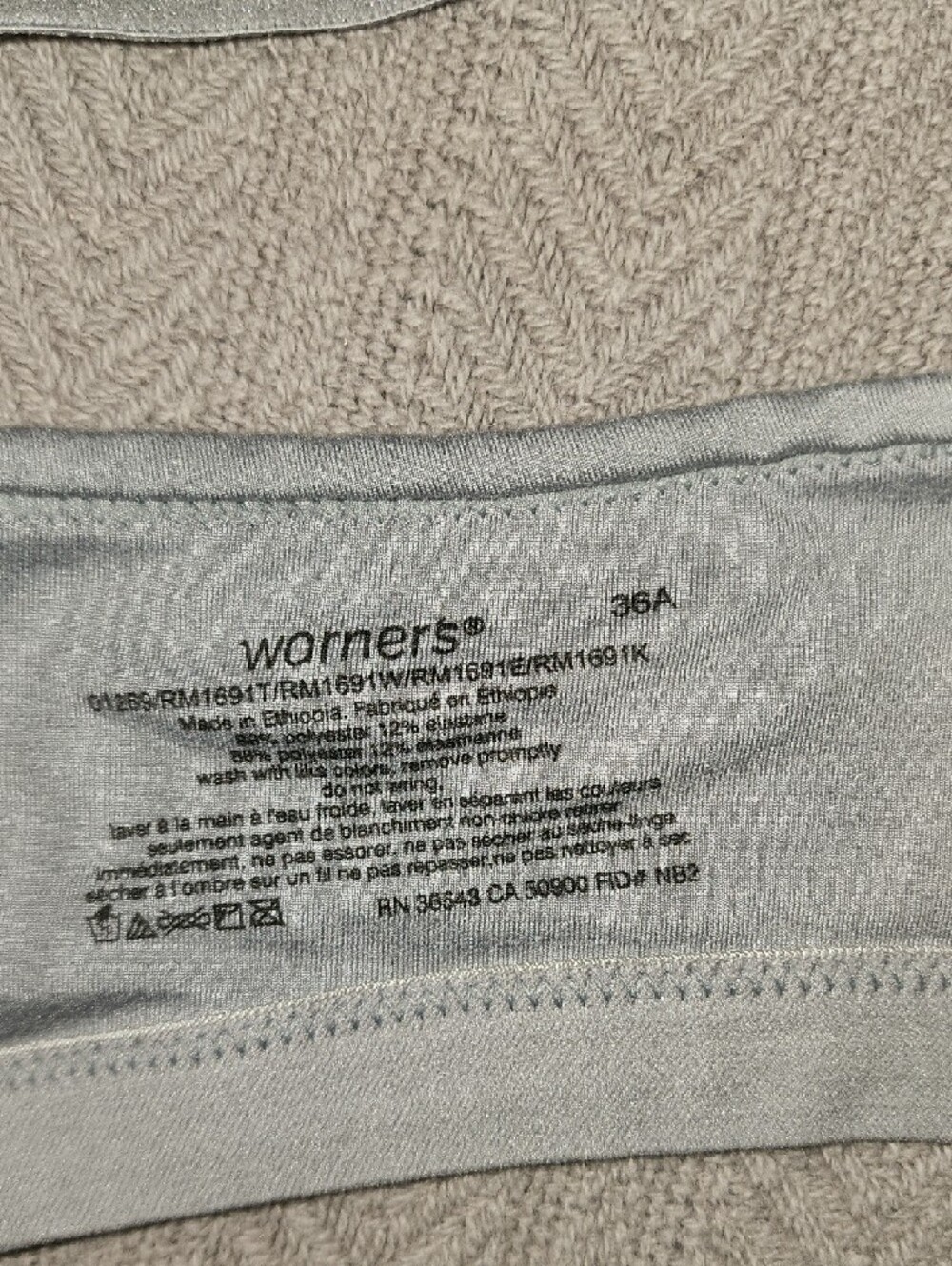 Warner's 4-Pack Smooth Molded Bras in Pink, Navy, and Gray - Picture 5 of 11